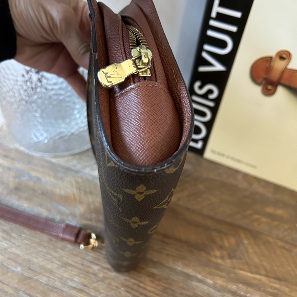 AUTHENTIC LOUIS VUITTON MONOGRAM CLUTCH WRISTLET - Picture 10 of 12